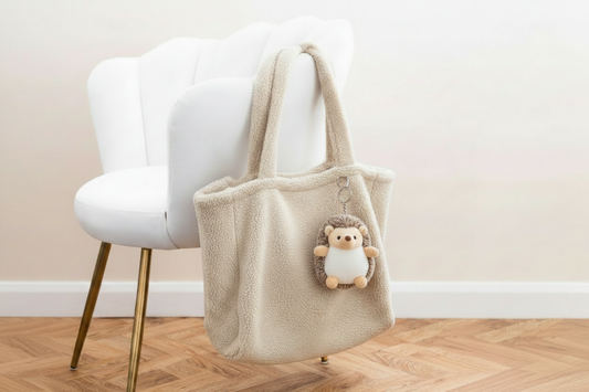 Cream Fleece Shopper with Hedgehog Keyring