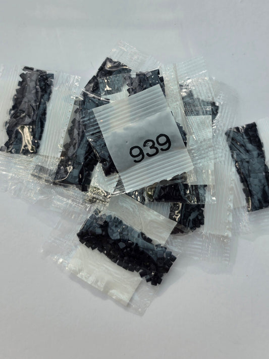 DMC 939 Very Dark Navy Blue Square Diamond Painting Drills – 14 Packets