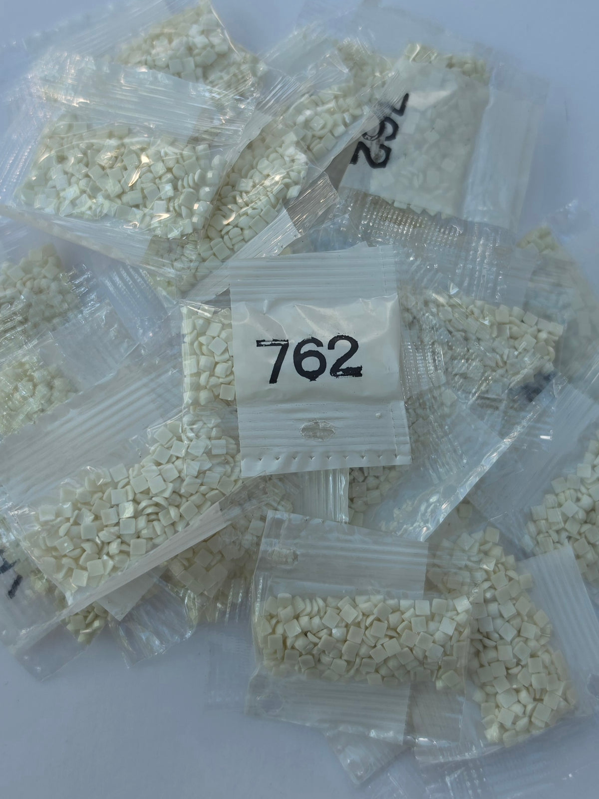 DMC 762 – Square Diamond Painting Drills – 28 Packets
